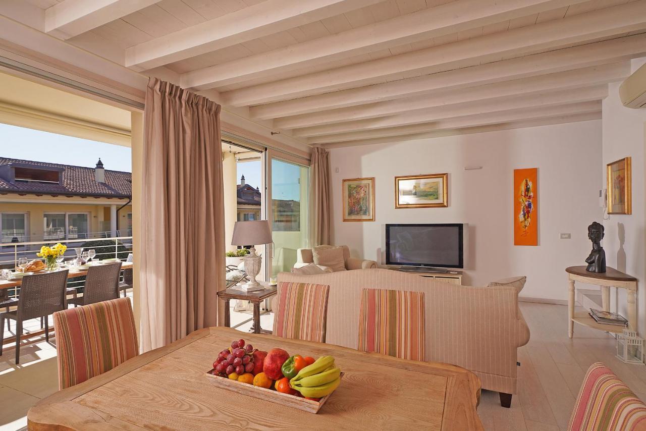 Apartamento Gardagate - Residenza Caesar 'Benaco' Sirmione Exterior foto