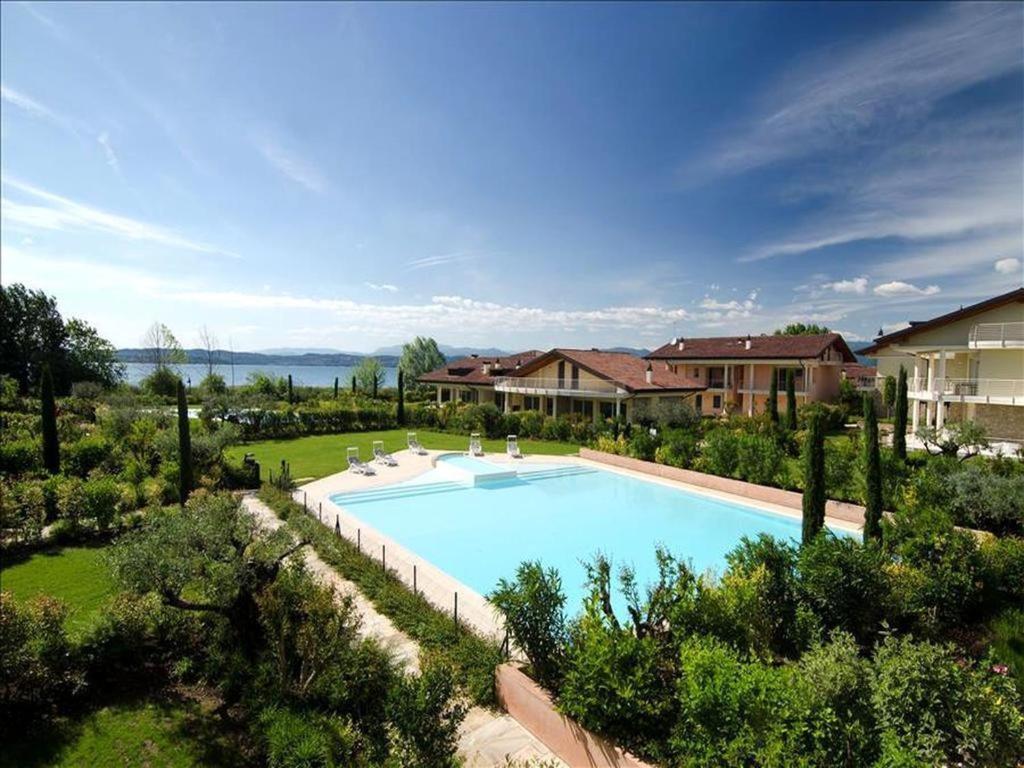 Apartamento Gardagate - Residenza Caesar 'Benaco' Sirmione Exterior foto
