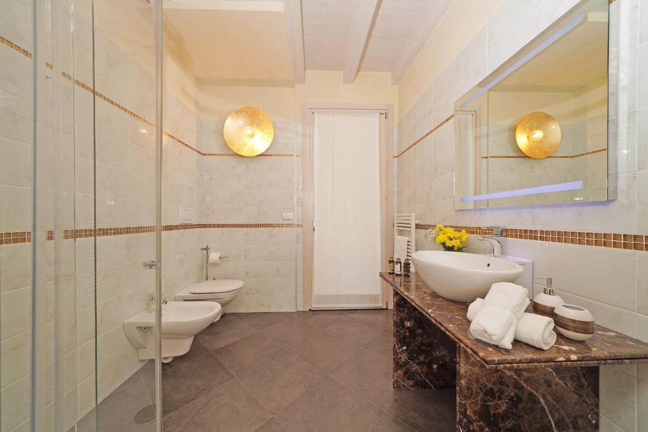 Apartamento Gardagate - Residenza Caesar 'Benaco' Sirmione Exterior foto