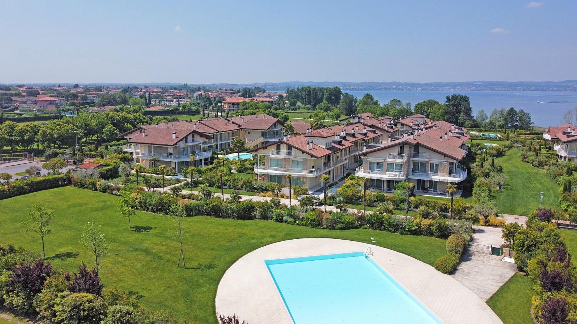 Apartamento Gardagate - Residenza Caesar 'Benaco' Sirmione Exterior foto