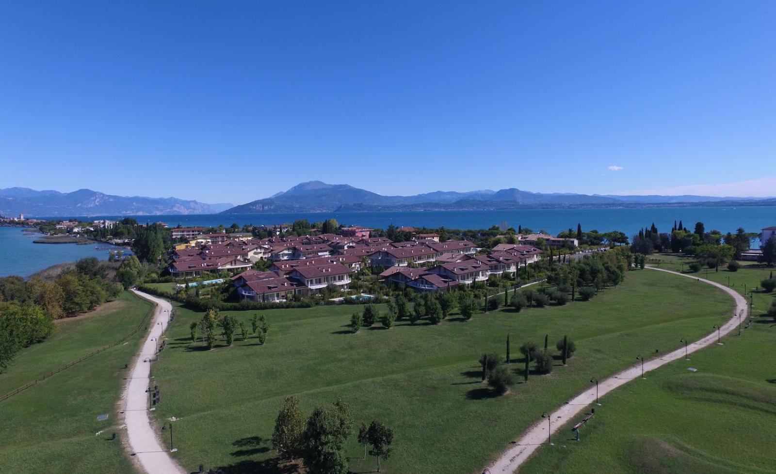 Apartamento Gardagate - Residenza Caesar 'Benaco' Sirmione Exterior foto