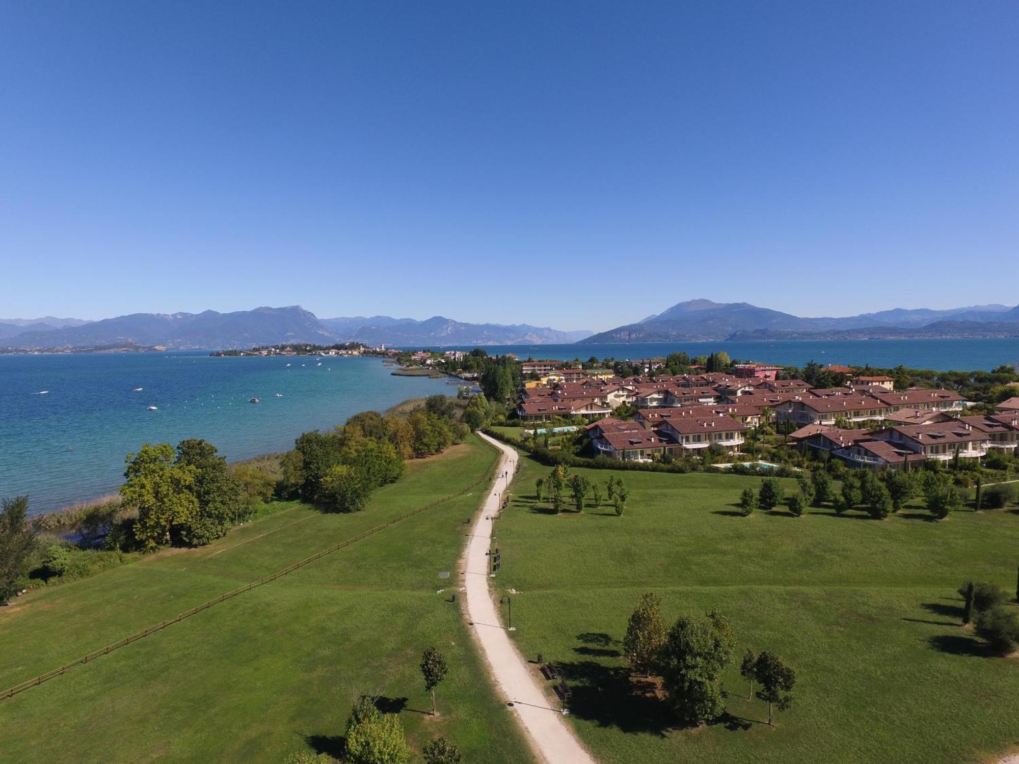 Apartamento Gardagate - Residenza Caesar 'Benaco' Sirmione Exterior foto
